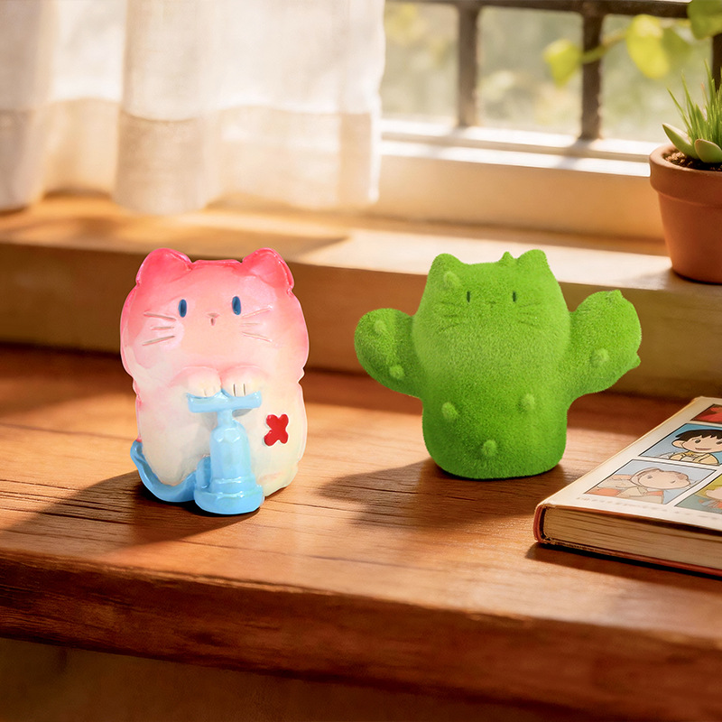 Schattige kattenfiguur in een  - Home Security Items recensie en prijs